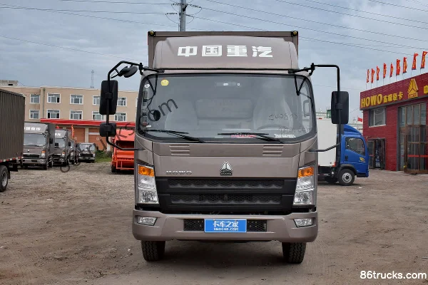 Sinotruk HOWO Tongsai 180hp 4X2(6 wheels) 5.2m Semi-row Van Cargo Truck Exterior (2) | 86Trucks