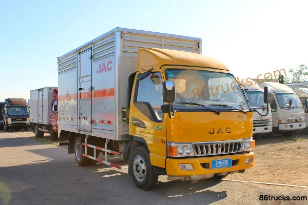JAC Junling 120 hp 4X2(6 wheels) Explosive Material Transport Truck Exterior