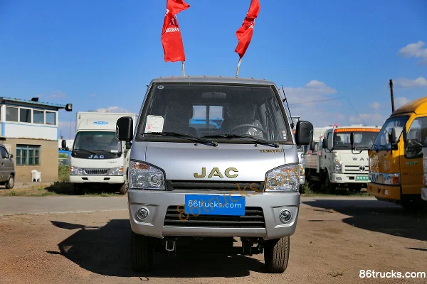 JAC Kangling X3 61hp 4X2(6 wheels) Gasoline/CNG 2.5m Double Row Flatbed Light Truck Exterior (2) | 86Trucks