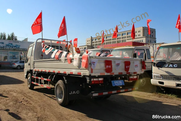 JAC Kangling 33 Medium Body 116 ch 4X2(6 roues) 3.8m cab-over flatbed light truck Extérieur (3) | 86Trucks