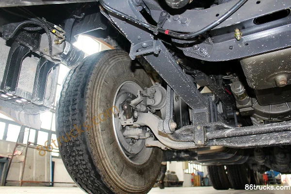 Dongfeng Liuqi Chenglong H7 poids lourd 420 ch 6X4(10 roues) tracteur routier (Yuchai) Châssis (3) | 86Trucks