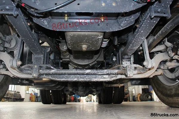 Dongfeng Liuqi Chenglong H7 poids lourd 420 ch 6X4(10 roues) tracteur routier (Yuchai) Châssis (1) | 86Trucks