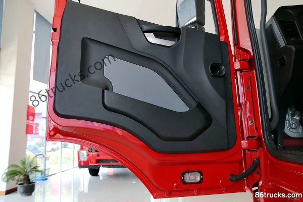 SAIC Hongyan Jieka C500 camion lourd 390 ch 6X2(8 roues) tracteur routier Cabine (3) | 86Trucks