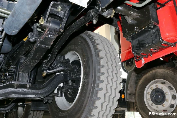 SAIC Hongyan Jieka C500 camion lourd 390 ch 6X2(8 roues) tracteur routier Châssis (2) | 86Trucks