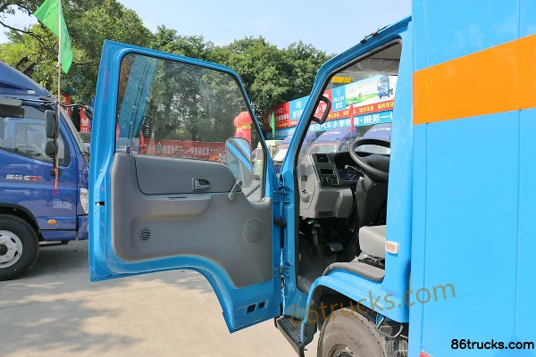 JMC Classic Shunda 109hp 4X2(6 wheels) explosive material transport truck Cab (1) | 86Trucks