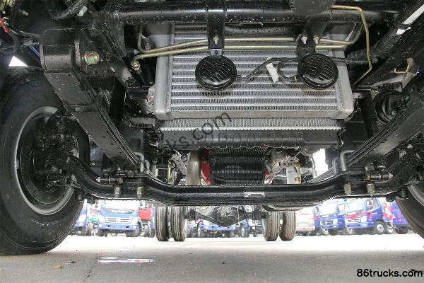 Foton Ollin CTX 118 hp 4X2(6 wheels) 3.7m semi-row van light truck (narrow body) Chassis (3) | 86Trucks
