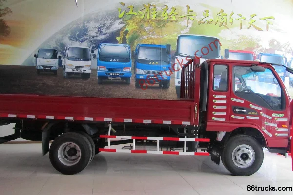 JAC Junling E6 130 ch 4X2(6 roues) camion léger à plateau 3,8 m cabine avancée Extérieur (3) | 86Trucks