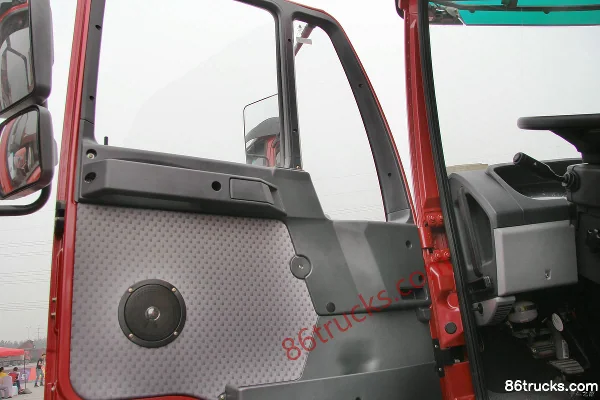 Sinotruk Steyr M5G Heavy Truck 280hp 4X2(6 wheels) Tractor Truck Cab (1) | 86Trucks
