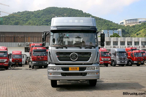 Sinotruk Steyr M5G Heavy Truck 340 hp 4X2(6 wheels) Tractor Truck Exterior (2) | 86Trucks