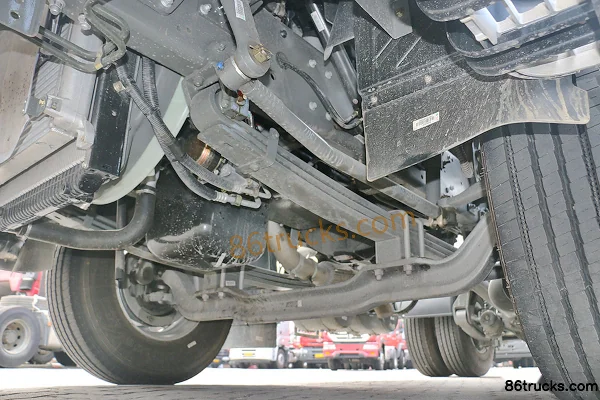 Sinotruk Steyr M5G Heavy Truck 340 hp 4X2(6 wheels) Tractor Truck Chassis (3) | 86Trucks