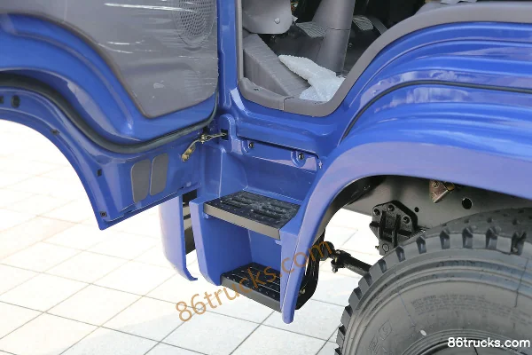 Foton KingKong Transport Type 129hp 4X2(6 wheels) 4.75m dump truck Cab (3) | 86Trucks