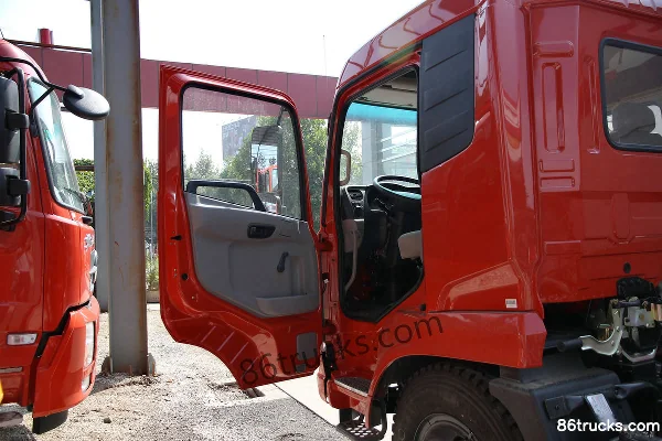 Dongfeng Commercial Vehicle Tianjin Medium Truck 180 hp 4X2(6 wheels) 6.75m Cab-forward with Side Panels Cargo Truck (1) | 86Trucks