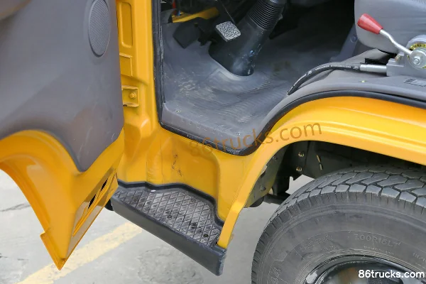 JMC New Shunda 109 hp 4X2(6 wheels) 3.19m dump truck Cab (3) | 86Trucks