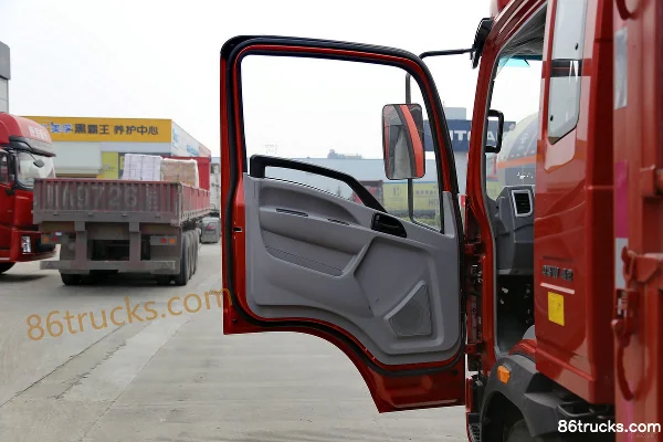 Sinotruk HOWO Tongsai 154 ch 4X2(6 roues) camion porteur à ridelles à cabine demi-avancée 5,2 m (1) | 86Trucks
