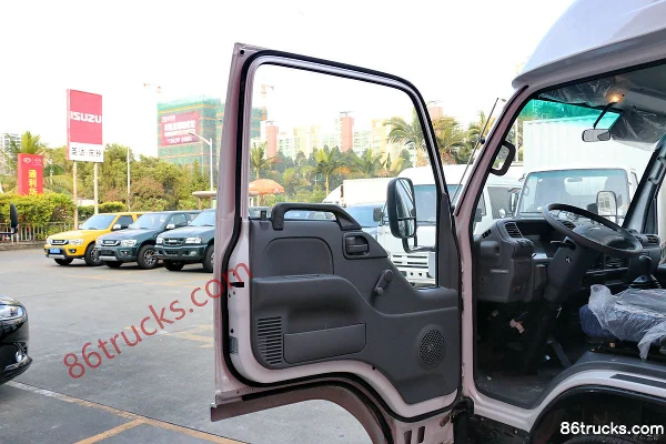Isuzu 100P 98 ch camion fourgon fermé Cabine (2) | 86Trucks