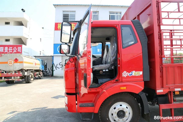 FAW Liute Jinlu Medium Truck 160 hp 4X2(6 wheels) 6.8m Grain Hauler Cargo Truck (Axle Ratio: 5.286) Cab (1) | 86Trucks