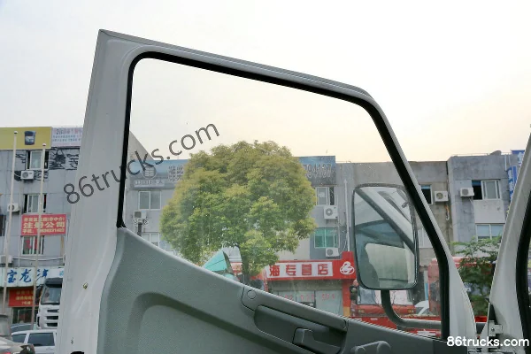 FAW Hongta FAW Jiefang Baling 107hp 4X2(6 wheels) 4.21m single-row van truck (3T rear axle) Cab (2) | 86Trucks