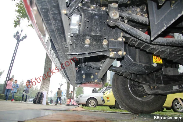 Foton AumanGTL 6 séries camion lourd version super puissante 350 ch 8X4(12 roues) châssis de camion porteur 9,5 m (1) | 86Trucks
