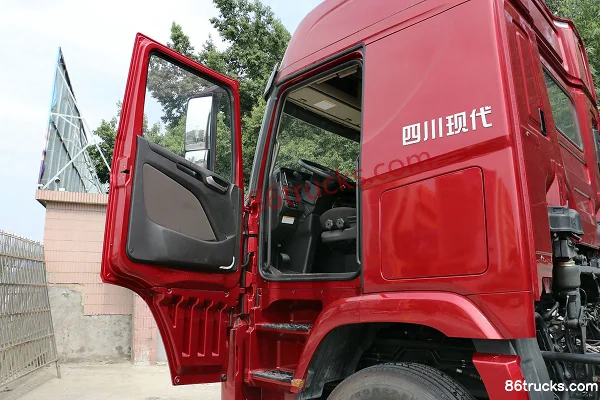 Sichuan Hyundai Chuanghu XCIENT heavy truck 410 hp 8X4(12 wheels) 9.3m double-row cargo truck chassis Cab (2) | 86Trucks