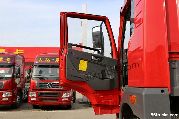 FAW Jiefang Qingdao HanV camion lourd 260 ch 6X2(8 roues) châssis de camion porteur Cabine (1) | 86Trucks
