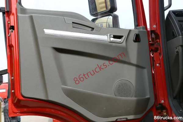 SHACMAN Delong New M3000 245 hp 6X2(8 wheels) Cargo Truck Chassis Cab (2) | 86Trucks