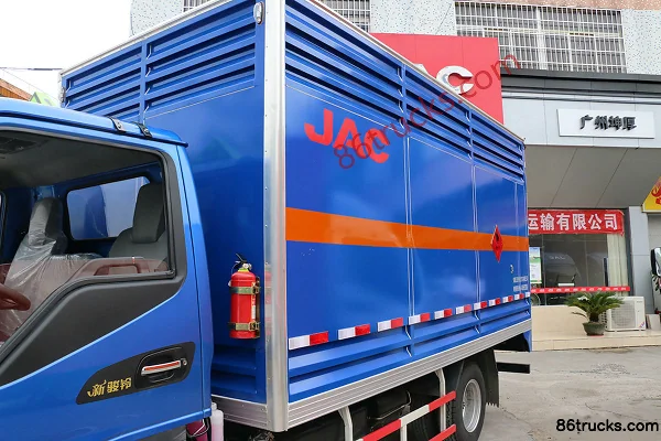 JAC Junling 120hp 4X2(6 wheels) explosive material transport truck (blue) Body (3) | 86Trucks