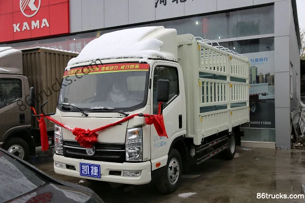 Kama Kaijie 95hp 4X2(6 wheels) 4.2m Single Row Stake Truck Exterior (3) | 86Trucks