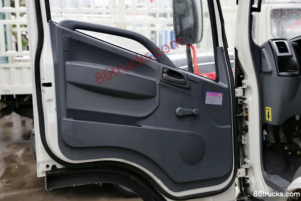 Kama Kaijie 95hp 4X2(6 wheels) 4.2m Single Row Stake Truck Cab (2) | 86Trucks