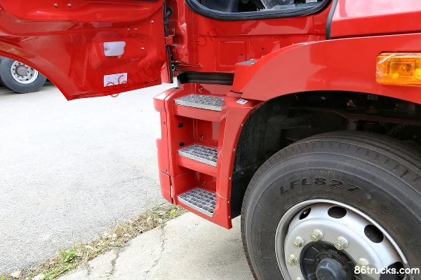 Hualing Hanma heavy truck 375 hp 6X4(10 wheels) tractor truck Cab (3) | 86Trucks