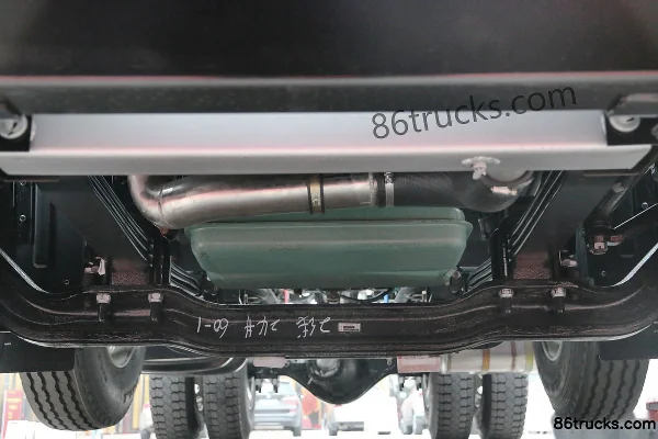 JAC Gallop K3W camion lourd version standard 375 ch 6X2(8 roues) tracteur routier Châssis (1) | 86Trucks