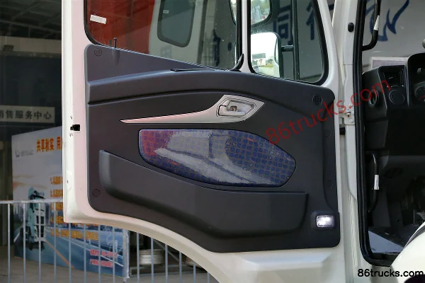 Sinotruk Haohan J5G camion porteur 180 ch 4X2(6 roues) châssis de camion frigorifique Cabine (3) | 86Trucks