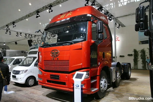 FAW Jiefang J6P Heavy Truck 420 hp 6X2(8 wheels) Tractor Truck Exterior (3) | 86Trucks