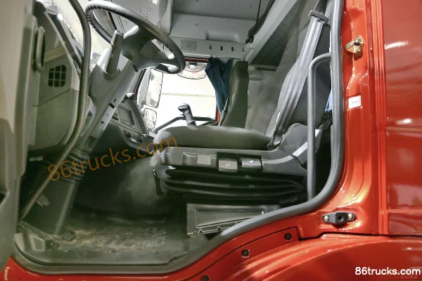 FAW Jiefang J6P Heavy Truck 420 hp 6X2(8 wheels) Tractor Truck Cab (3) | 86Trucks