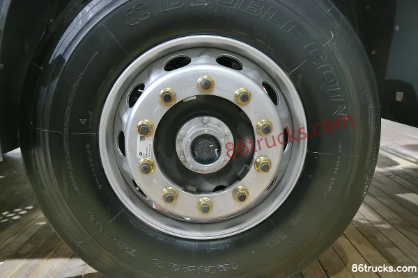 FAW Jiefang J6P Heavy Truck 420 hp 6X2(8 wheels) Tractor Truck Chassis (3) | 86Trucks