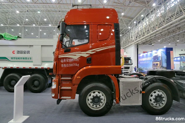 Union Truck V340 Heavy Truck 2015 Model 340hp 6X2(8 wheels) Tractor Truck Cab (1) | 86Trucks