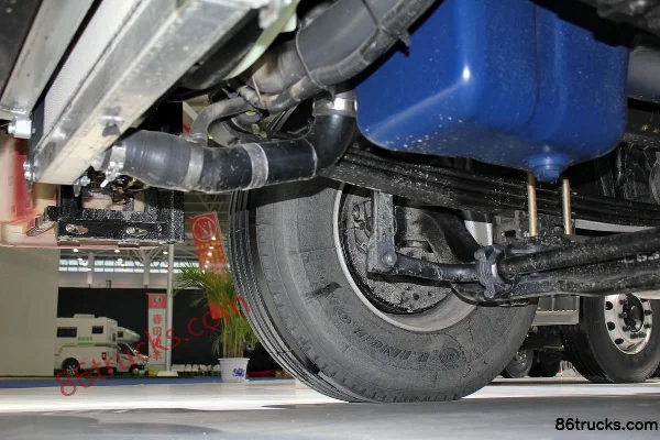Sanhuan Shitong Yulong Heavy Truck Standard Load Edition 430hp 6X4(10 wheels) Tractor Truck Chassis (2) | 86Trucks
