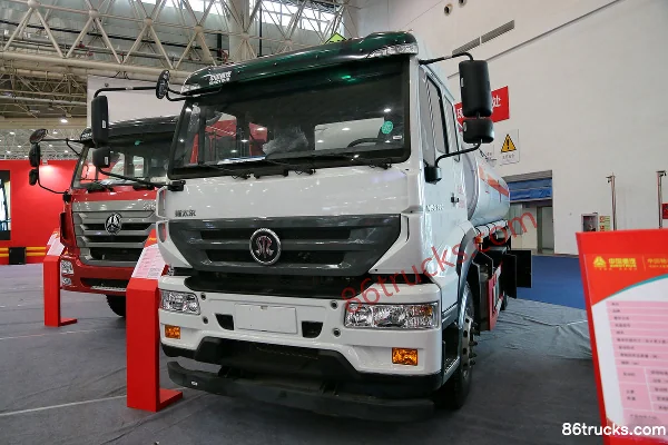 Sinotruk Steyr M5G 280 hp 6X4(10 wheels) oil tanker (Chufei brand) Exterior (3) | 86Trucks