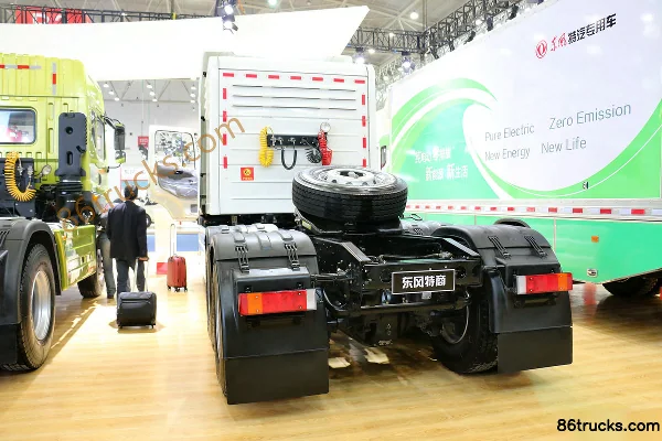Dongfeng Tesun Heavy Truck 400hp 6X4(10 wheels) CNG Tractor Truck (EQ4250GLN2) Exterior (2) | 86Trucks