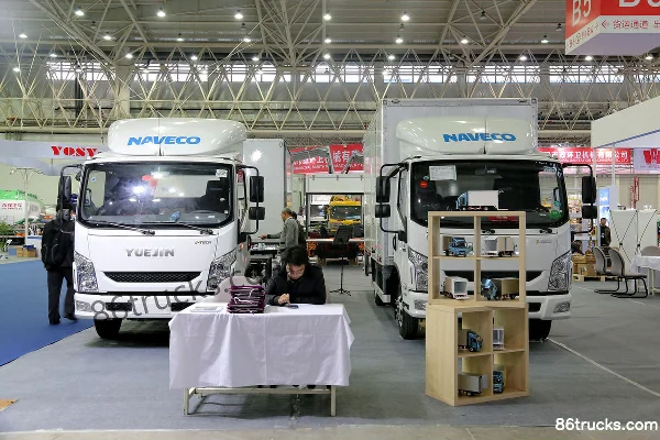 Yuejin Chaoyue C300 125hp 4X2(6 wheels) Single Row Light Truck Chassis Exterior (3) | 86Trucks