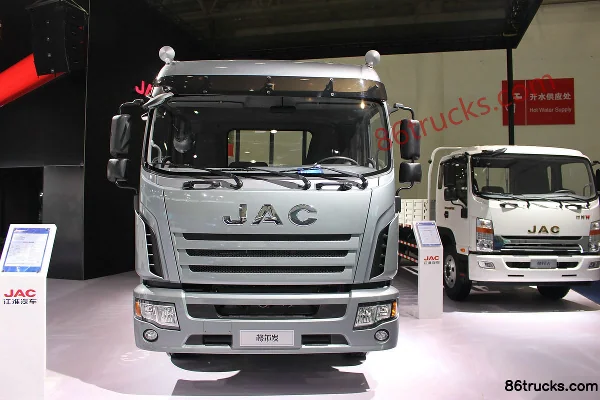 JAC Gallop K6L II Medium Truck 220 hp 4X2(6 wheels) 6.2m Day Cab Flatbed Cargo Truck Exterior (2) | 86Trucks