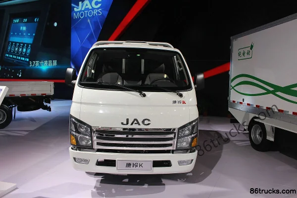 JAC Kangling 33 116 ch 4X2(6 roues) camion léger à ridelles cabine simple 4,18 m Extérieur (2) | 86Trucks