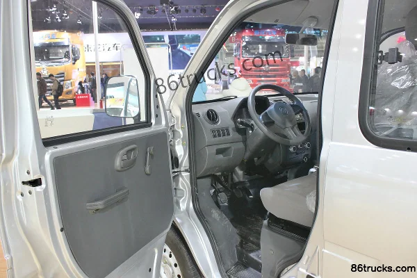 Dongfeng C32 version standard 1.5L 112 ch 4X2(6 roues) essence 2,26 m micro camion plateau double cabine (1) | 86Trucks