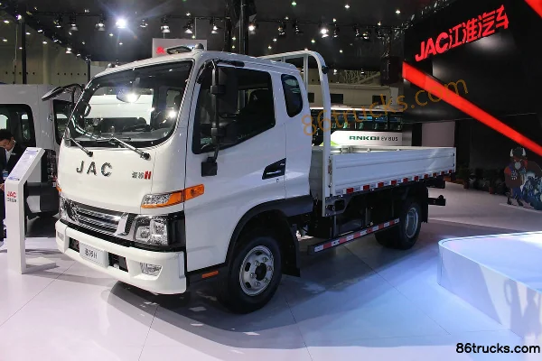 JAC Junling V6 143 hp 4X2(6 wheels) 3.8m double-row flatbed light truck Exterior (3) | 86Trucks