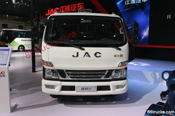JAC Junling V6 143 hp 4X2(6 wheels) 3.8m double-row flatbed light truck Exterior (2) | 86Trucks