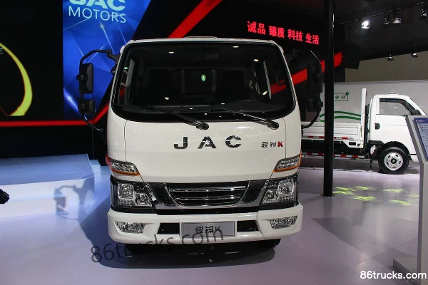 JAC Junling V3 120hp 4X2(6 wheels) 4.235m Single-row Flatbed Light Truck Exterior (2) | 86Trucks