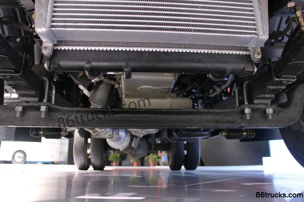 JAC Junling V6 143 hp 4X2(6 wheels) 3.8m double-row flatbed light truck Chassis (2) | 86Trucks