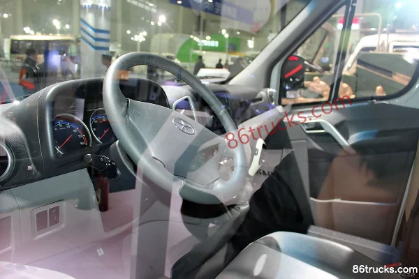 JAC Star 4 Series Logistics 139hp Enclosed Van Truck Cab (2) | 86Trucks