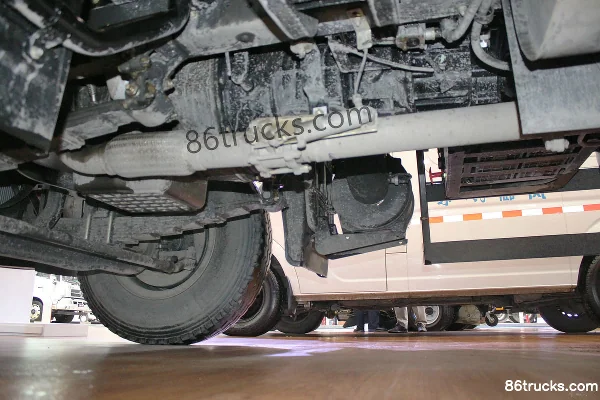 Dongfeng Duolika D9 camion moyen 170 ch 4X2(6 roues) camion porteur plateau Cabine (3) | 86Trucks