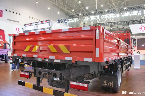Dongfeng Duolika D9 camion moyen 170 ch 4X2(6 roues) camion porteur plateau Châssis (2) | 86Trucks