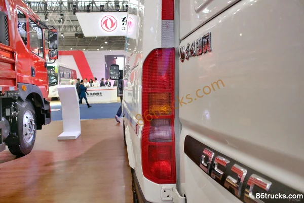 Dongfeng Yufeng 136hp 4X2(6 wheels) Refrigerated Truck Body (3) | 86Trucks